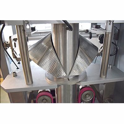 सूरजमुखी के बीज स्वचालित चावल पैकिंग मशीन का वजन करते हैं